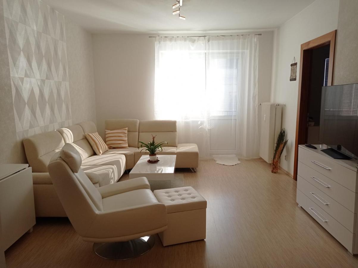 Апартаменты Amazing Flat In Old Town With Large Balcony Братислава Экстерьер фото